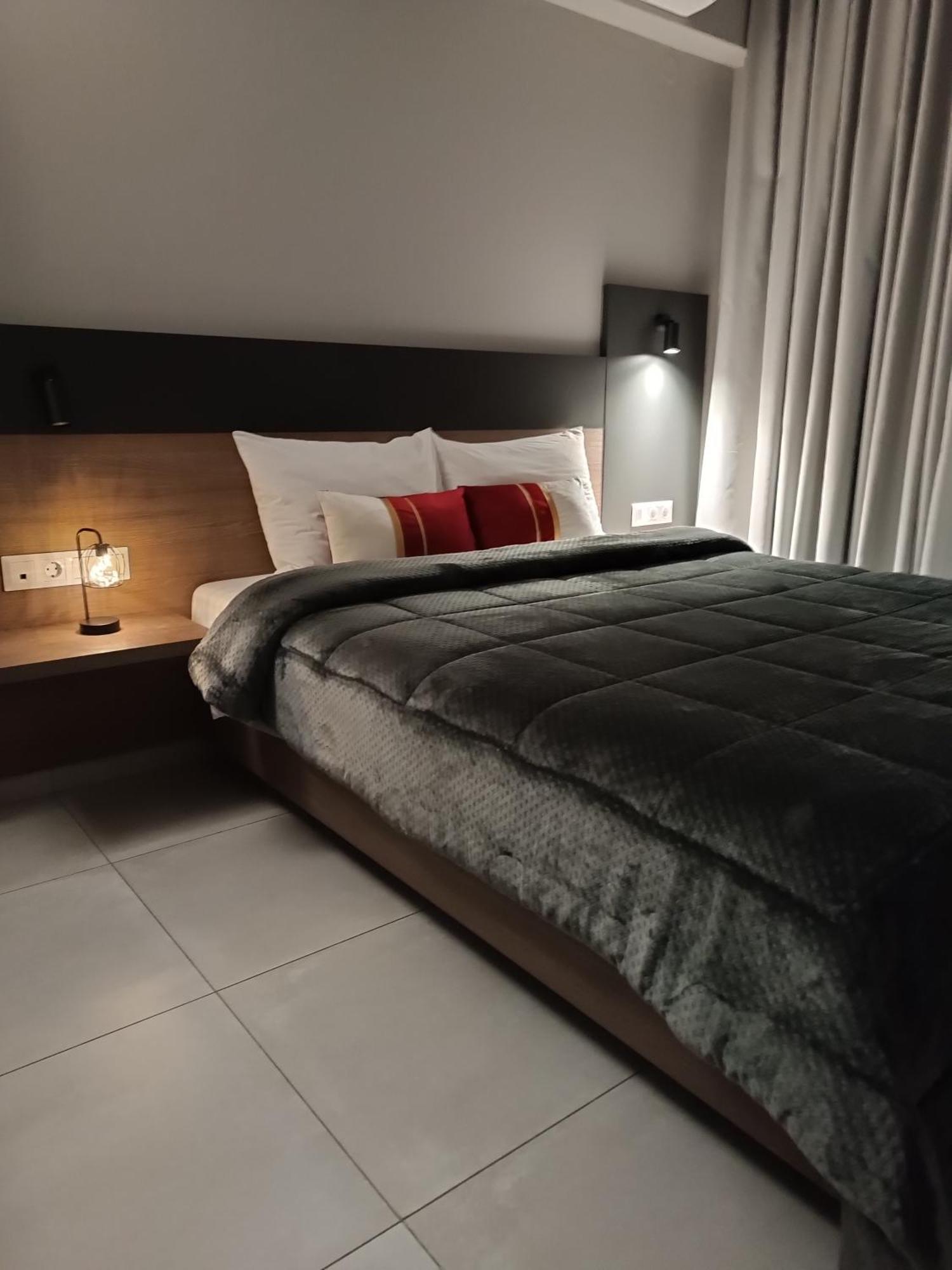 Elizabeth Queen Luxury Rooms Paralía Buitenkant foto
