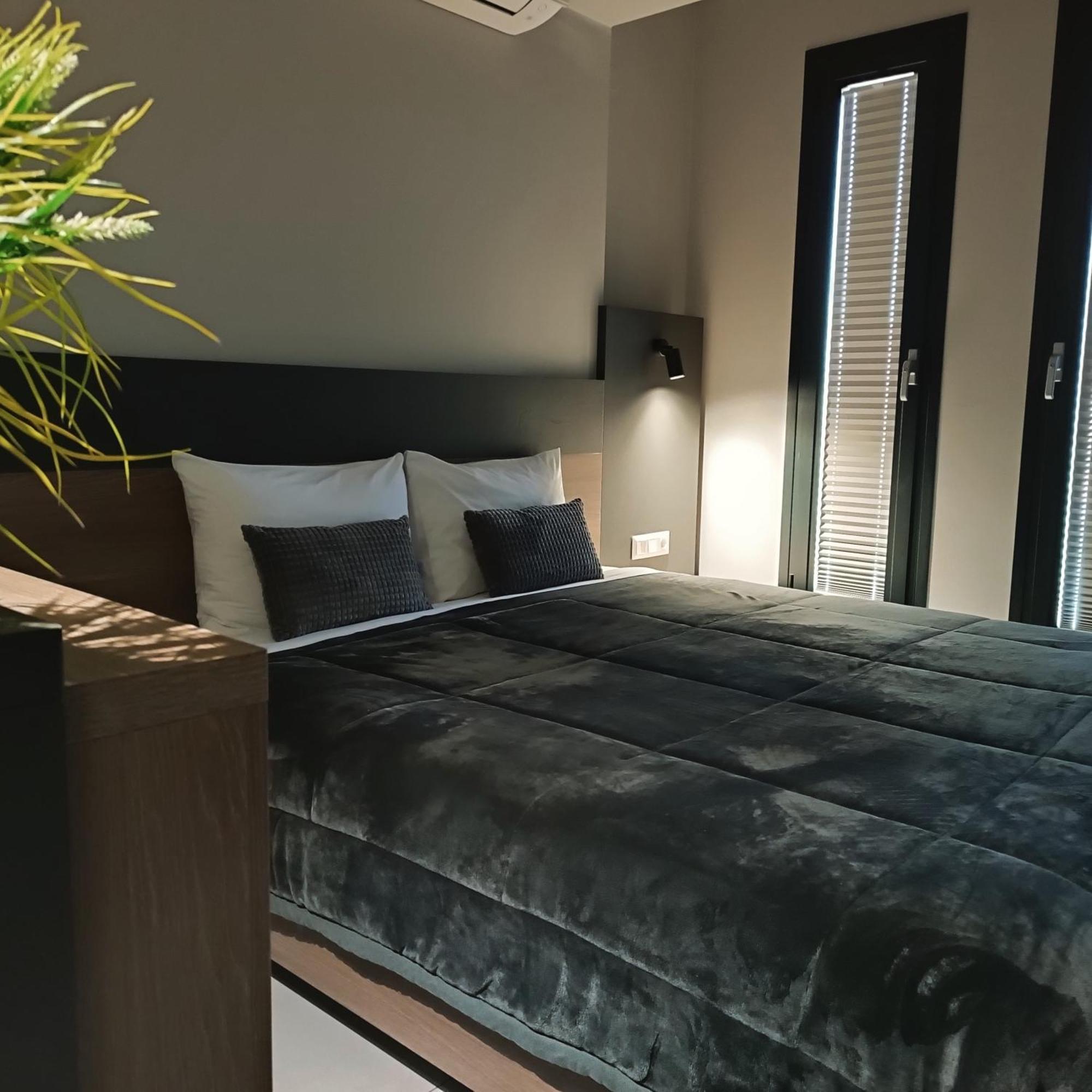 Elizabeth Queen Luxury Rooms Paralía Buitenkant foto