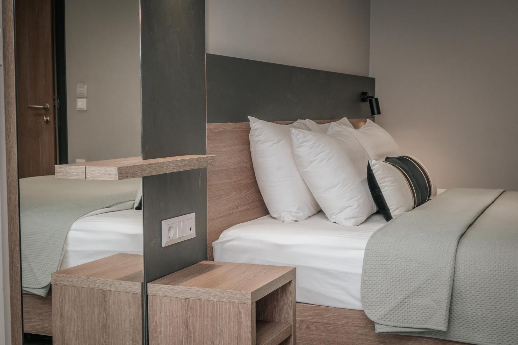Elizabeth Queen Luxury Rooms Paralía Buitenkant foto