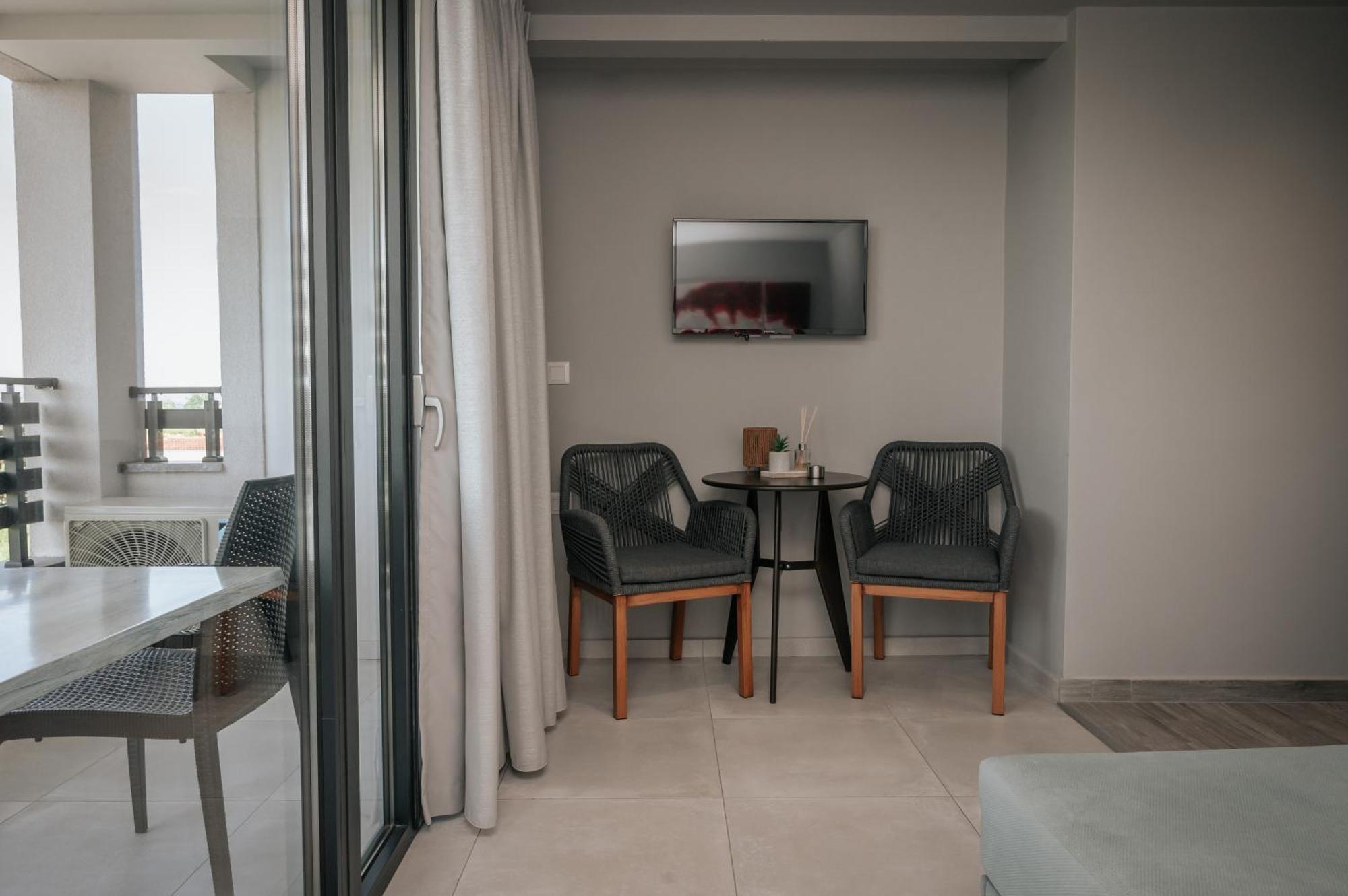 Elizabeth Queen Luxury Rooms Paralía Buitenkant foto