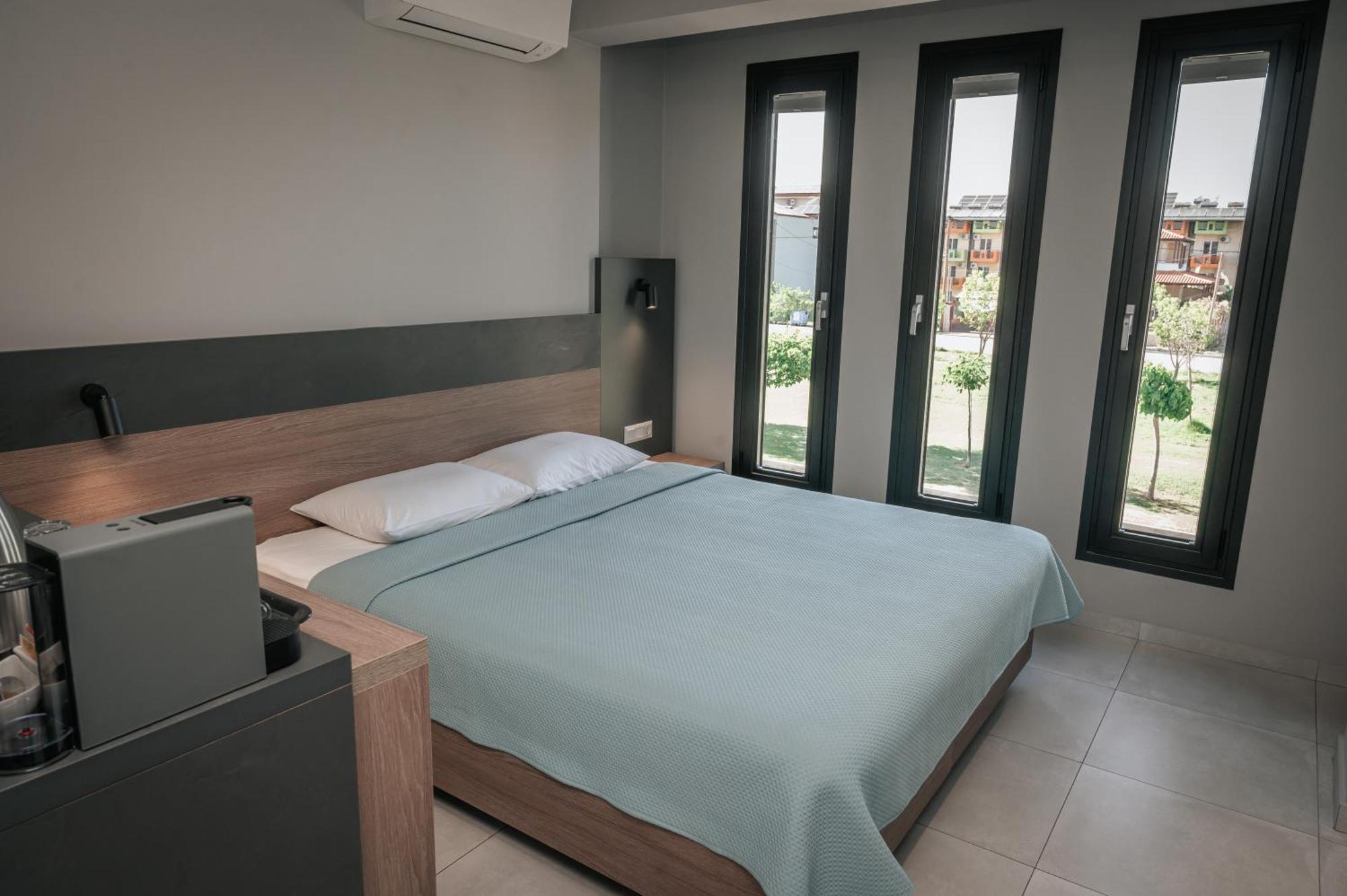 Elizabeth Queen Luxury Rooms Paralía Buitenkant foto