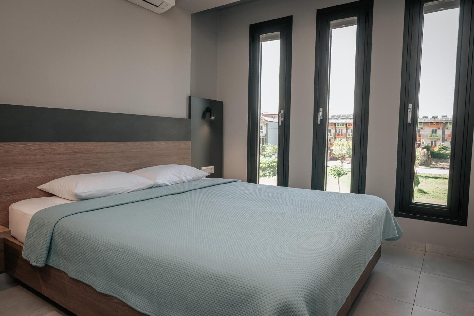 Elizabeth Queen Luxury Rooms Paralía Buitenkant foto