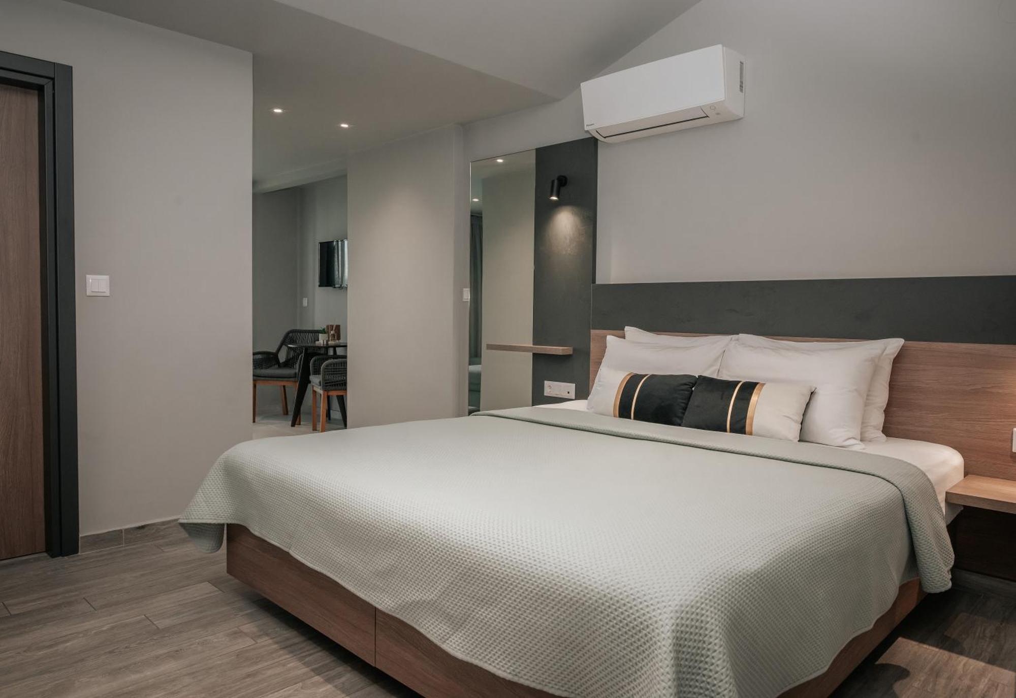 Elizabeth Queen Luxury Rooms Paralía Buitenkant foto
